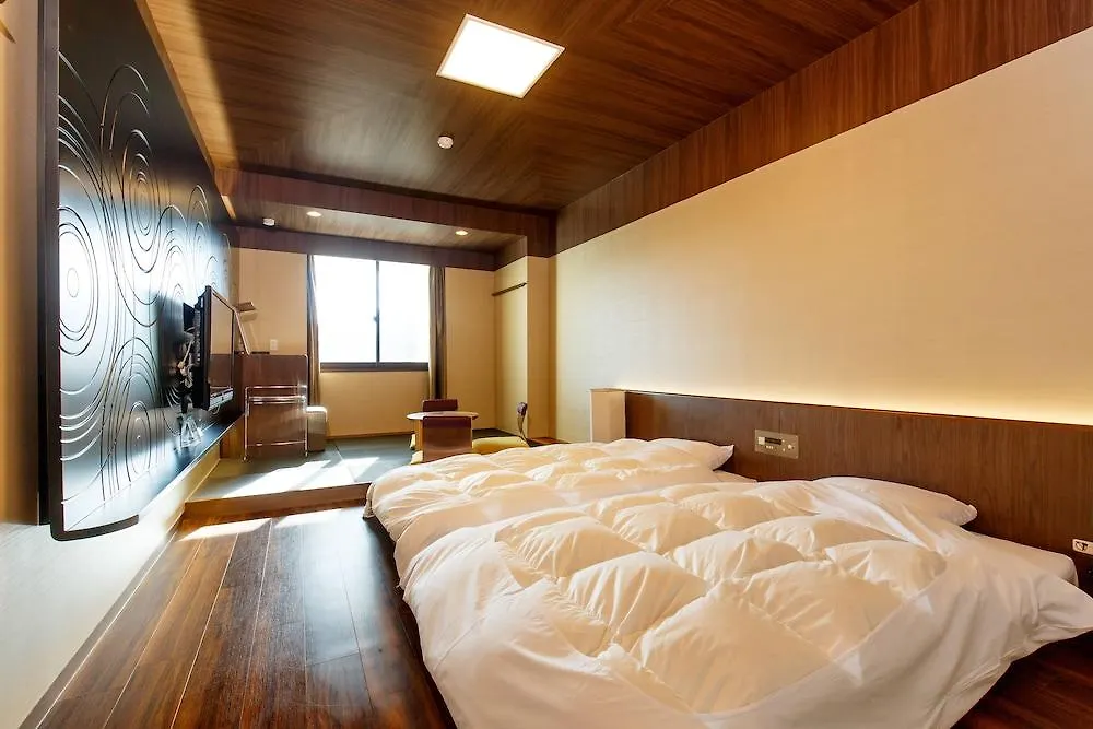 ***  Hakone Lake Hotel Japan